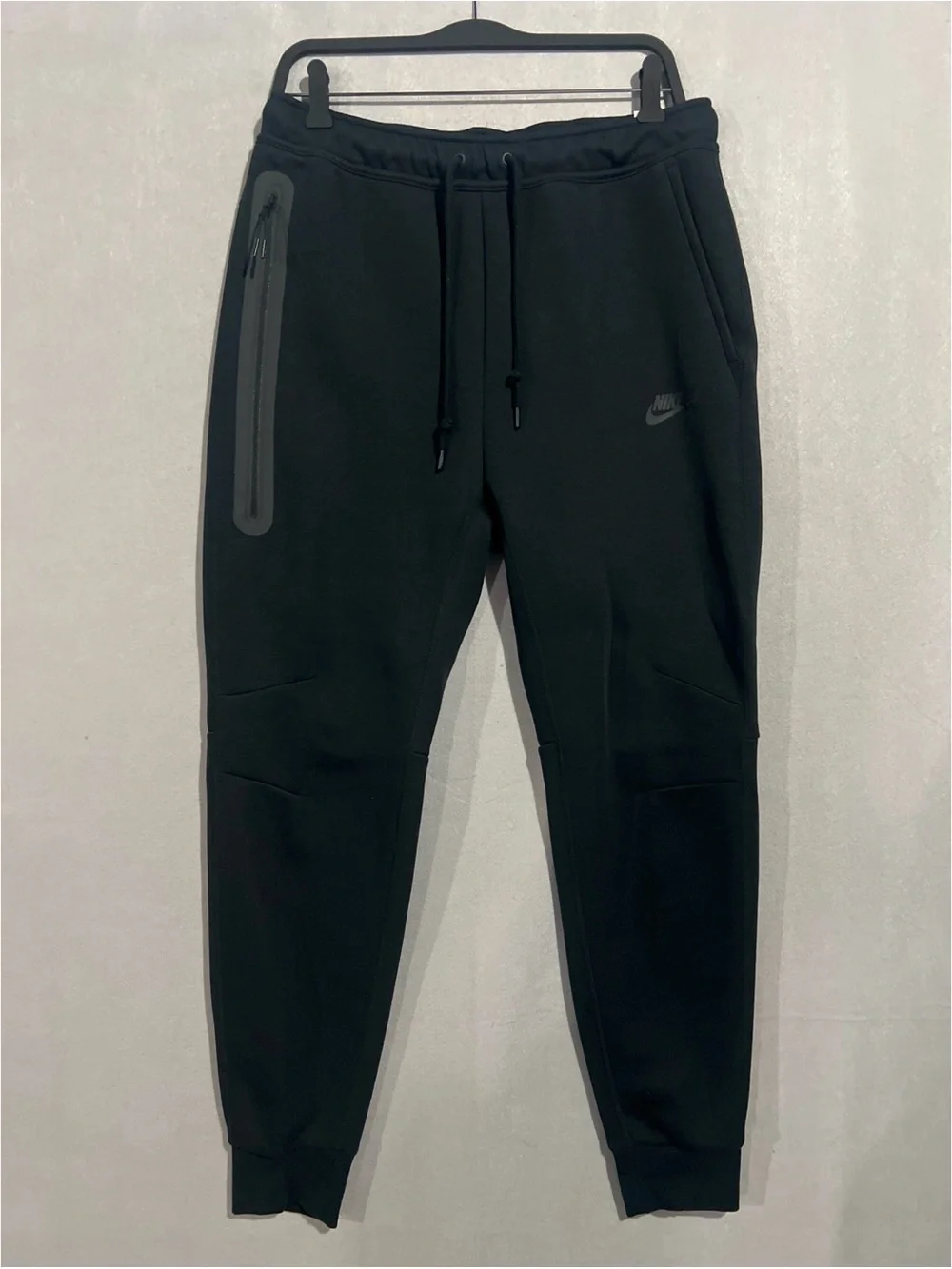 Nike Tech Fleece Joggers Pants Men’s Medium Black Sweatpants FB8002-010